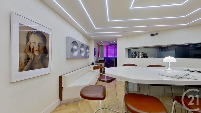 Appartement Autre à vendre - 5 pièces - 113.0 m2 - PARIS - 75009 - ILE-DE-FRANCE - Century 21 Cadet - Rochechouart