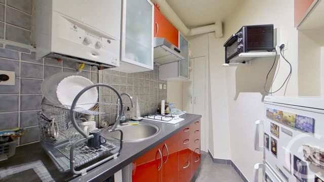 Appartement à vendre - 3 pièces - 50.48 m2 - PARIS - 75018 - ILE-DE-FRANCE - Century 21 Cadet - Rochechouart