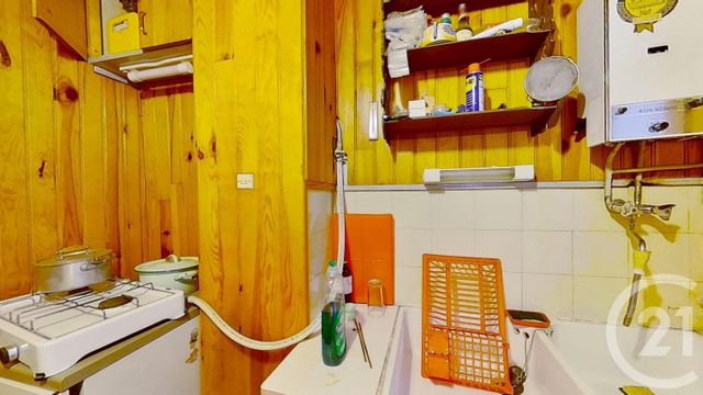 Appartement F2 à vendre - 2 pièces - 30.24 m2 - PARIS - 75009 - ILE-DE-FRANCE - Century 21 Cadet - Rochechouart