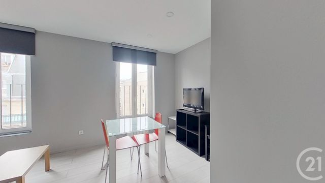 Afficher la photo en grand Appartement F1 à louer - 1 pièce - 30.0 m2 - PARIS - 75018 - ILE-DE-FRANCE - Century 21 Cadet - Rochechouart