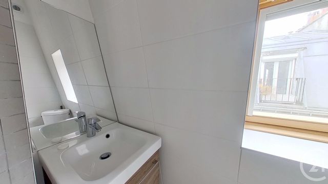 Afficher la photo en grand Appartement F1 à louer - 1 pièce - 30.0 m2 - PARIS - 75018 - ILE-DE-FRANCE - Century 21 Cadet - Rochechouart