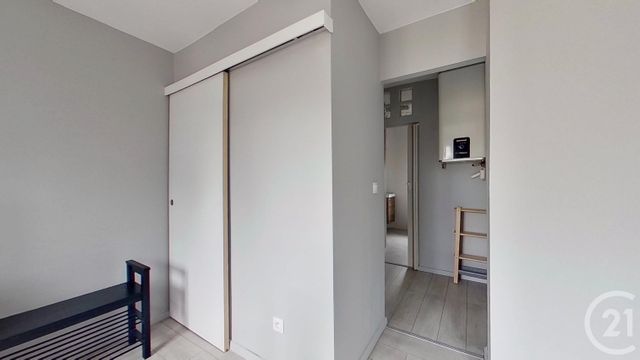 Afficher la photo en grand Appartement F1 à louer - 1 pièce - 30.0 m2 - PARIS - 75018 - ILE-DE-FRANCE - Century 21 Cadet - Rochechouart