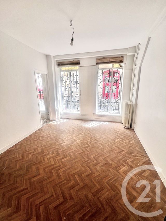 Appartement F1 à vendre - 1 pièce - 23.7 m2 - PARIS - 75009 - ILE-DE-FRANCE - Century 21 Cadet-Rochechouart