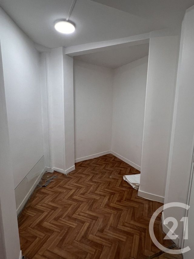 Appartement F1 à vendre - 1 pièce - 23.7 m2 - PARIS - 75009 - ILE-DE-FRANCE - Century 21 Cadet-Rochechouart