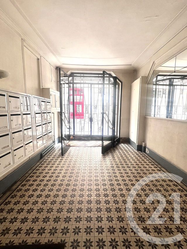 Appartement F1 à vendre - 1 pièce - 23.7 m2 - PARIS - 75009 - ILE-DE-FRANCE - Century 21 Cadet-Rochechouart