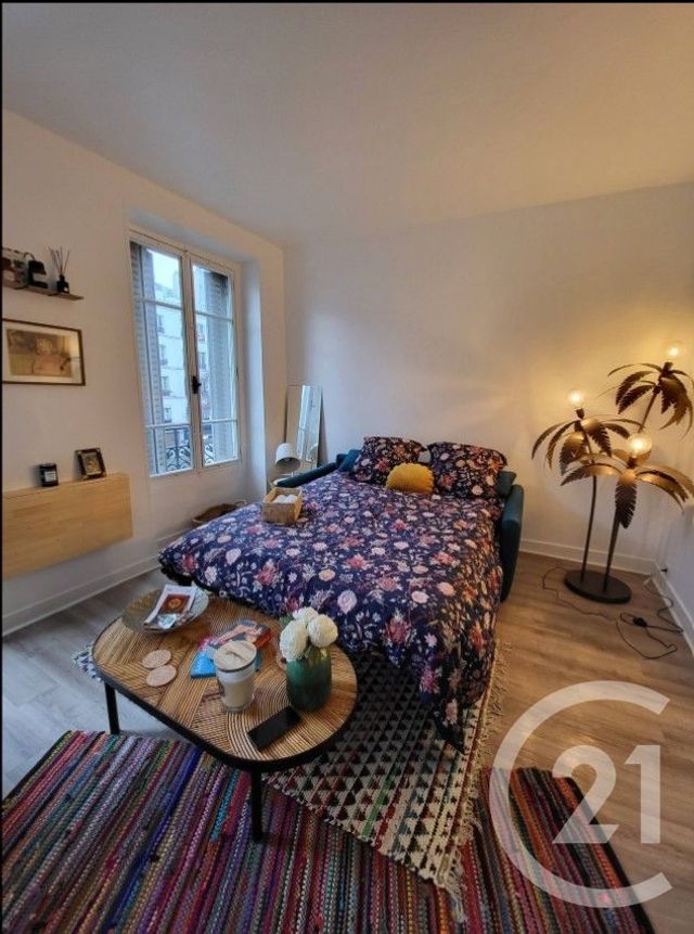 Appartement Studio à vendre - 1 pièce - 25.57 m2 - PARIS - 75018 - ILE-DE-FRANCE - Century 21 Cadet-Rochechouart