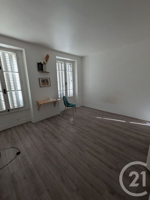 Appartement Studio à vendre - 1 pièce - 25.57 m2 - PARIS - 75018 - ILE-DE-FRANCE - Century 21 Cadet-Rochechouart