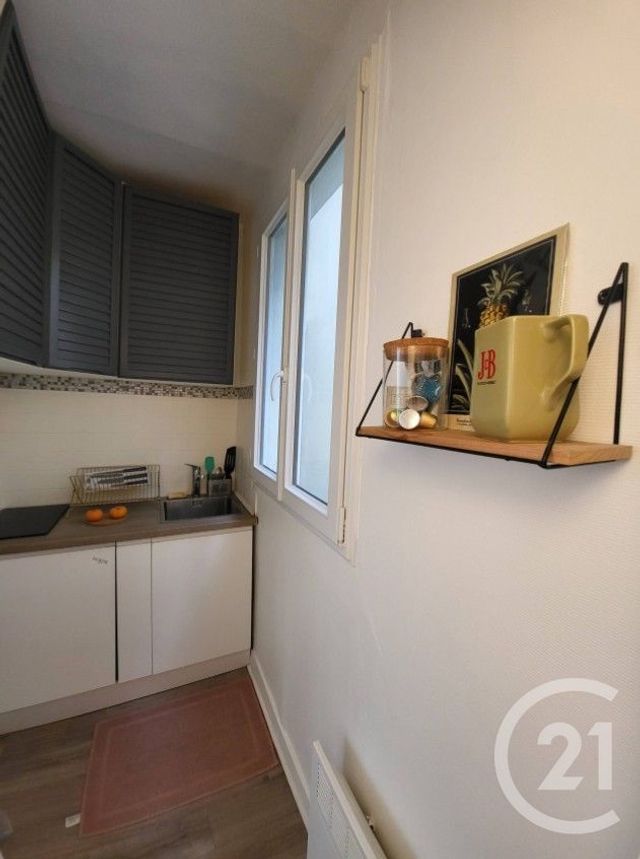 Appartement Studio à vendre - 1 pièce - 25.57 m2 - PARIS - 75018 - ILE-DE-FRANCE - Century 21 Cadet-Rochechouart