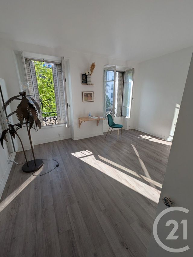 Appartement Studio à vendre - 1 pièce - 25.57 m2 - PARIS - 75018 - ILE-DE-FRANCE - Century 21 Cadet-Rochechouart