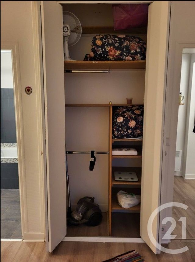 Appartement Studio à vendre - 1 pièce - 25.57 m2 - PARIS - 75018 - ILE-DE-FRANCE - Century 21 Cadet-Rochechouart