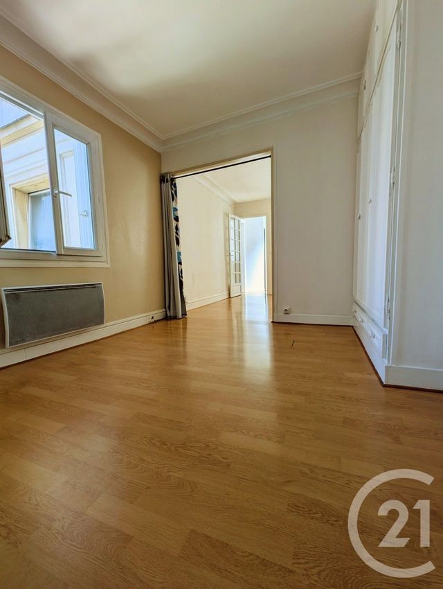 Appartement à vendre - 2 pièces - 35.0 m2 - PARIS - 75009 - ILE-DE-FRANCE - Century 21 Cadet-Rochechouart