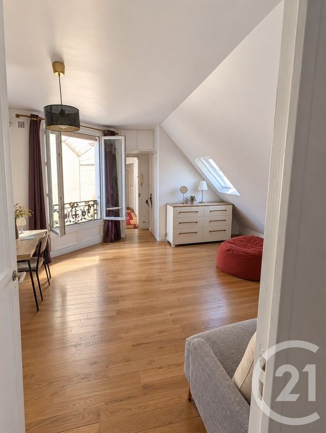 Appartement F2 à vendre - 2 pièces - 27.96 m2 - PARIS - 75002 - ILE-DE-FRANCE - Century 21 Cadet-Rochechouart