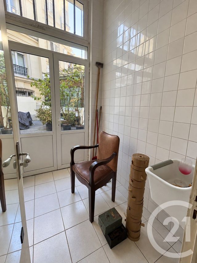 Appartement Atelier d'artiste à vendre - 3 pièces - 56.92 m2 - PARIS - 75009 - ILE-DE-FRANCE - Century 21 Cadet-Rochechouart