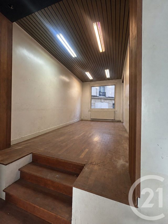 Appartement Atelier d'artiste à vendre - 3 pièces - 56.92 m2 - PARIS - 75009 - ILE-DE-FRANCE - Century 21 Cadet-Rochechouart