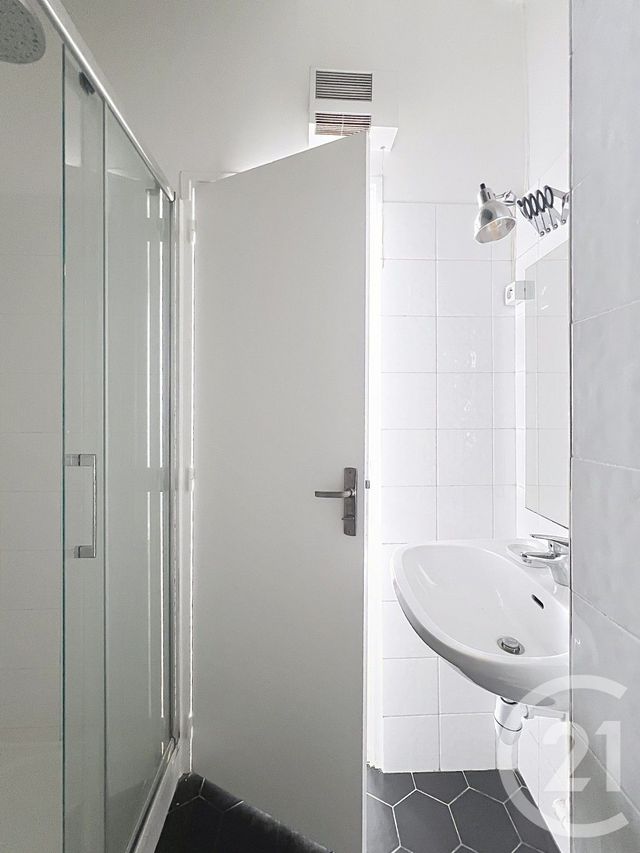 Appartement F1 à vendre - 1 pièce - 27.18 m2 - PARIS - 75002 - ILE-DE-FRANCE - Century 21 Cadet-Rochechouart