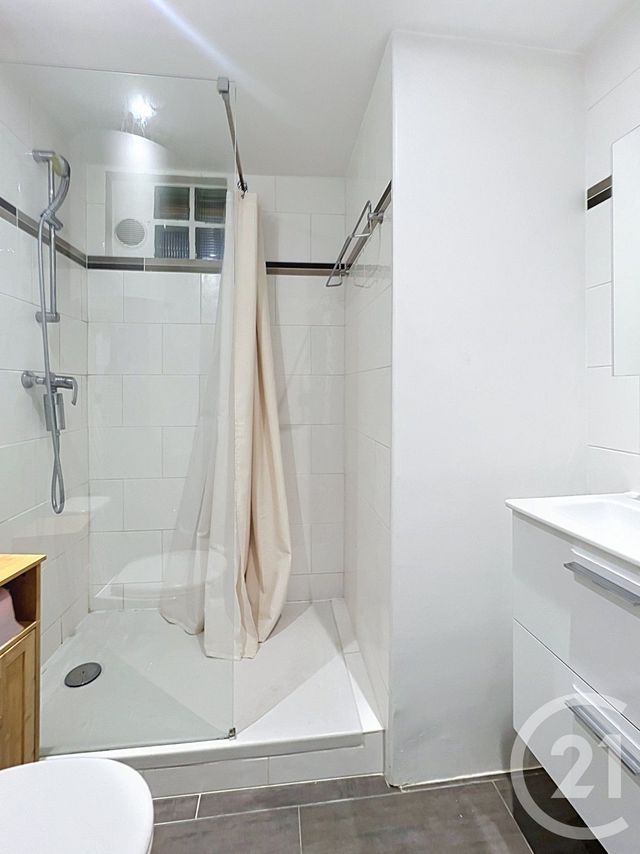 Appartement F1 à vendre - 1 pièce - 24.0 m2 - PARIS - 75010 - ILE-DE-FRANCE - Century 21 Cadet-Rochechouart