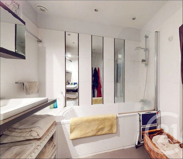 Appartement F4 à vendre - 4 pièces - 77.02 m2 - PARIS - 75010 - ILE-DE-FRANCE - Century 21 Cadet-Rochechouart